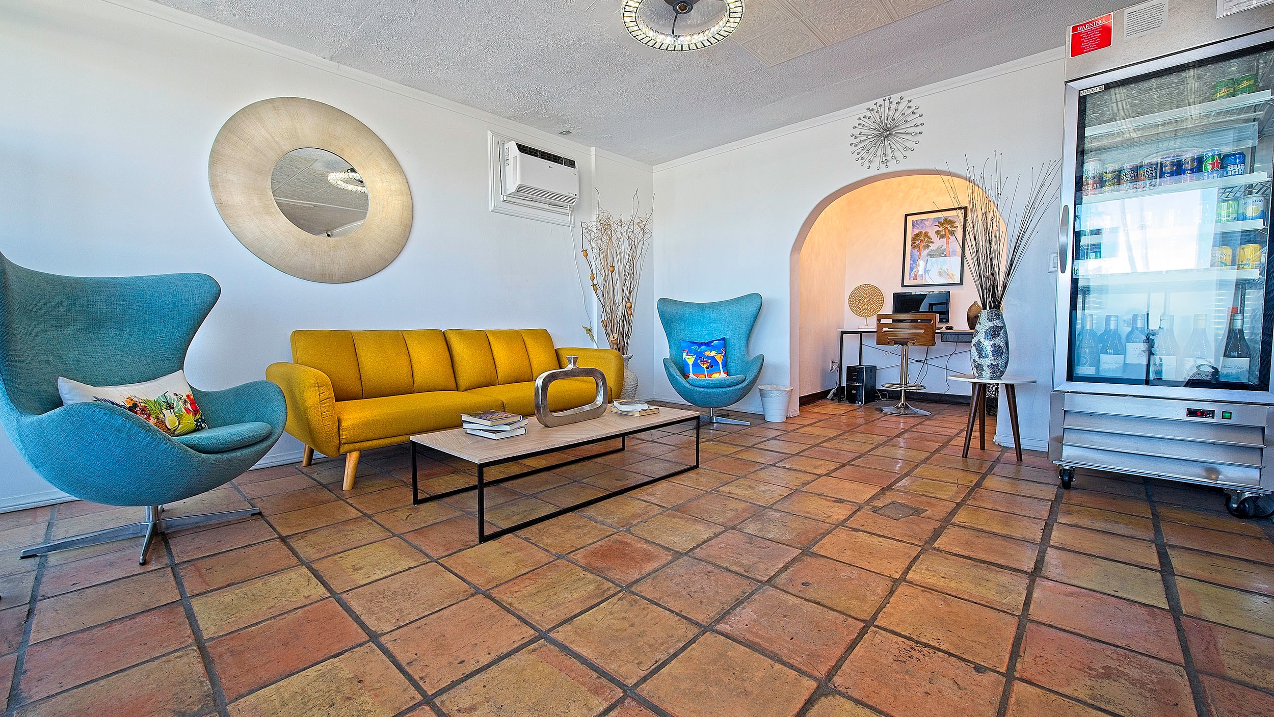 Lobby lounge with mid-century furnishings — Palm Springs hotel